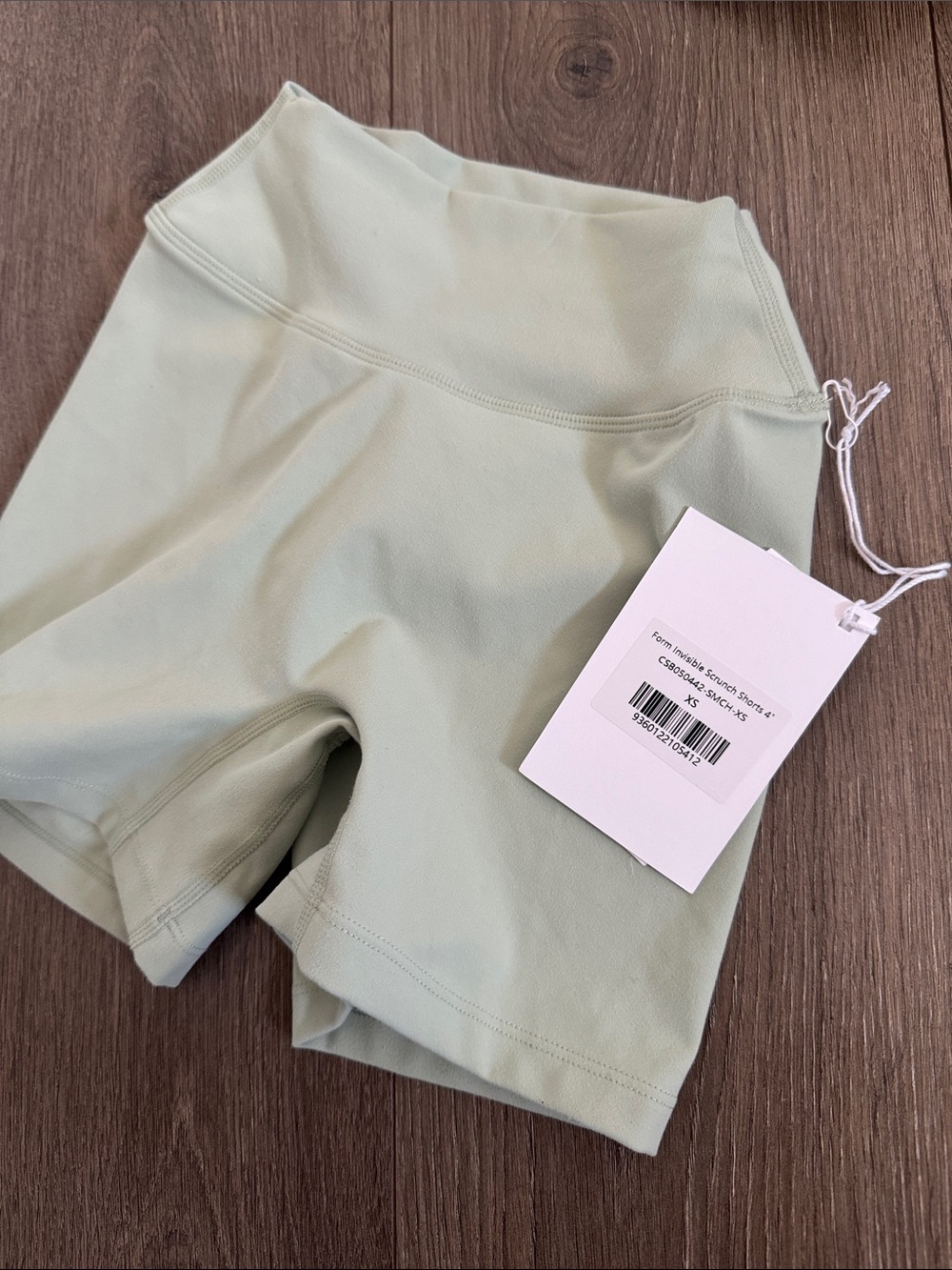 Form Leisure Tank & Form Invisible Scrunch shorts 4 Set - Mint Green - Picture 3 of 3